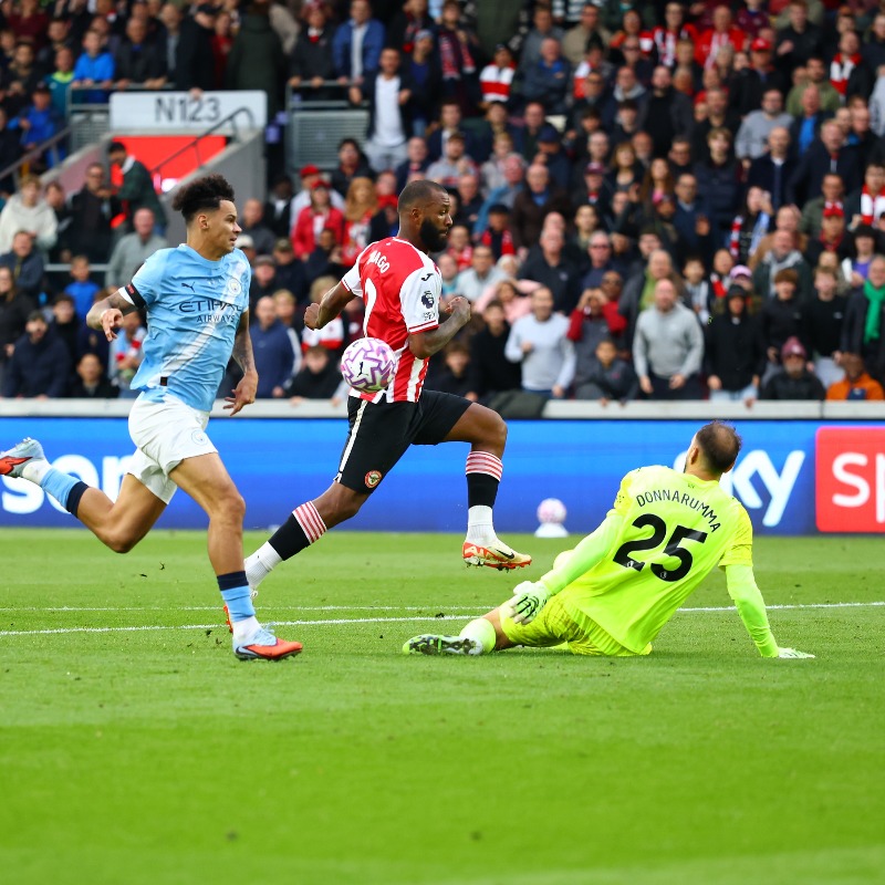 Manchester City Edges Brentford to Revive Premier League Title Hopes