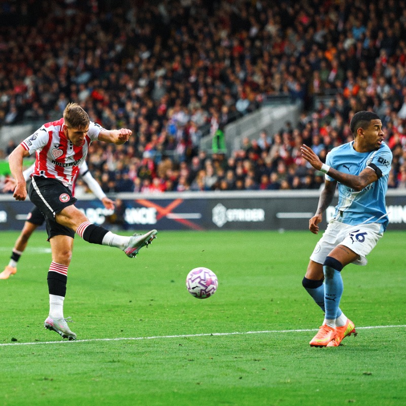 Manchester City Edges Brentford to Revive Premier League Title Hopes