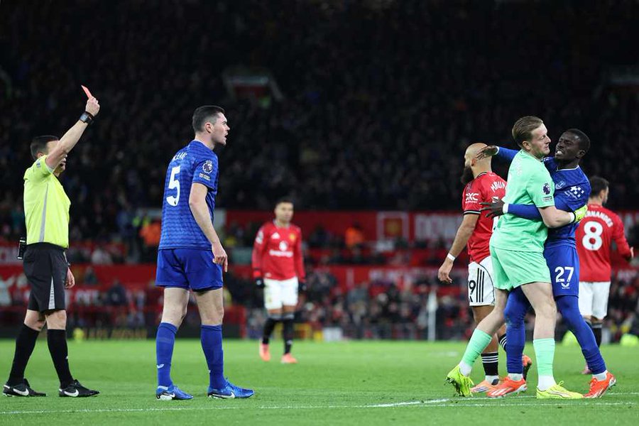 Everton Stun Man United at Old Trafford