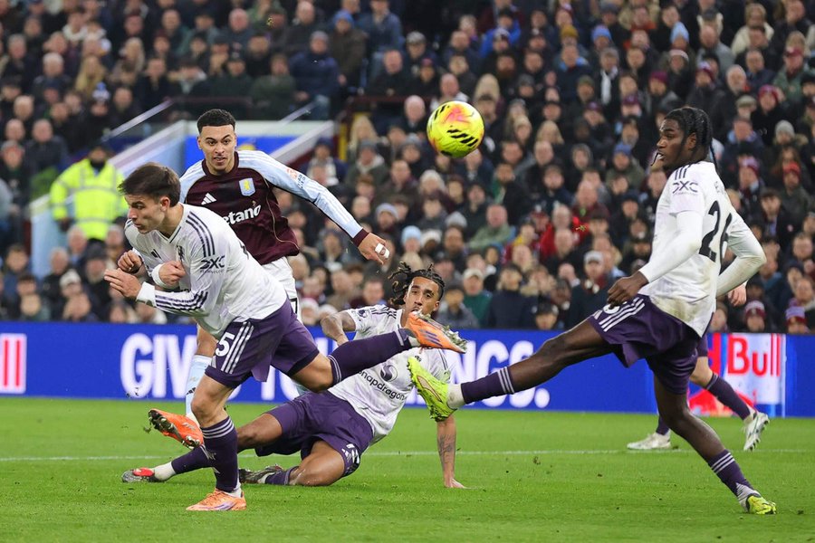 Aston Villa 2–1 Manchester United: Villa Park Witnesses History