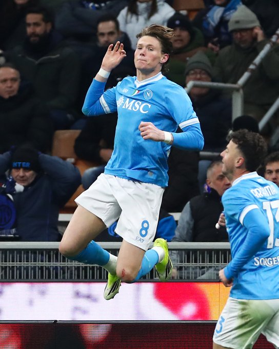 McTominay Double Earns Napoli Thrilling 2-2 Draw Against Inter in Serie A Classic