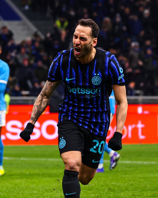 McTominay Double Earns Napoli Thrilling 2-2 Draw Against Inter in Serie A Classic