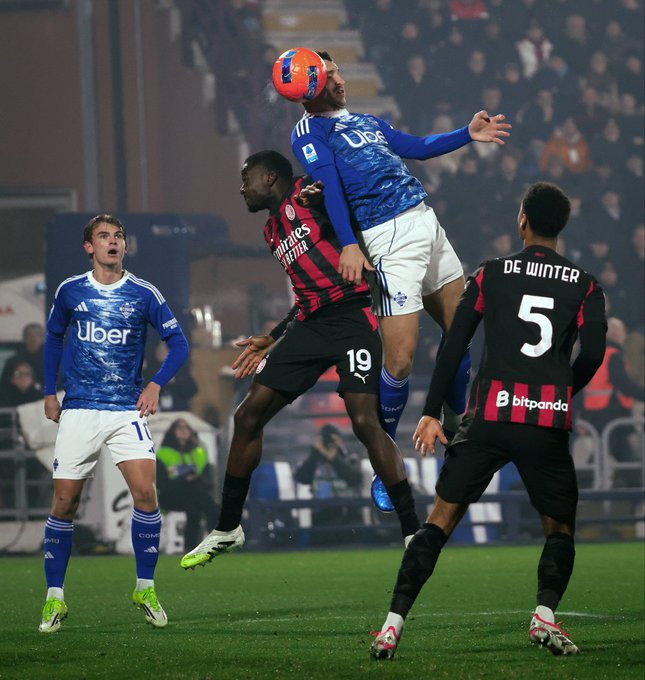 AC Milan Fight Back to Beat Como 3–1 and Keep Serie A Title Race Alive