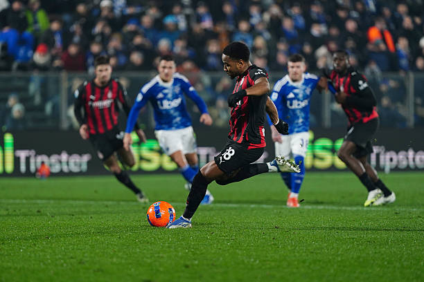 AC Milan Fight Back to Beat Como 3–1 and Keep Serie A Title Race Alive