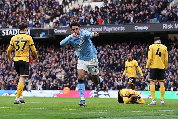 Manchester City Beat Wolves 2-0 to close the gap on Arsenal 