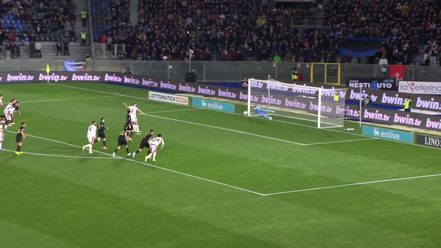 AC Milan Beat Pisa 2-1 to Keep Serie A Title Pressure Alive