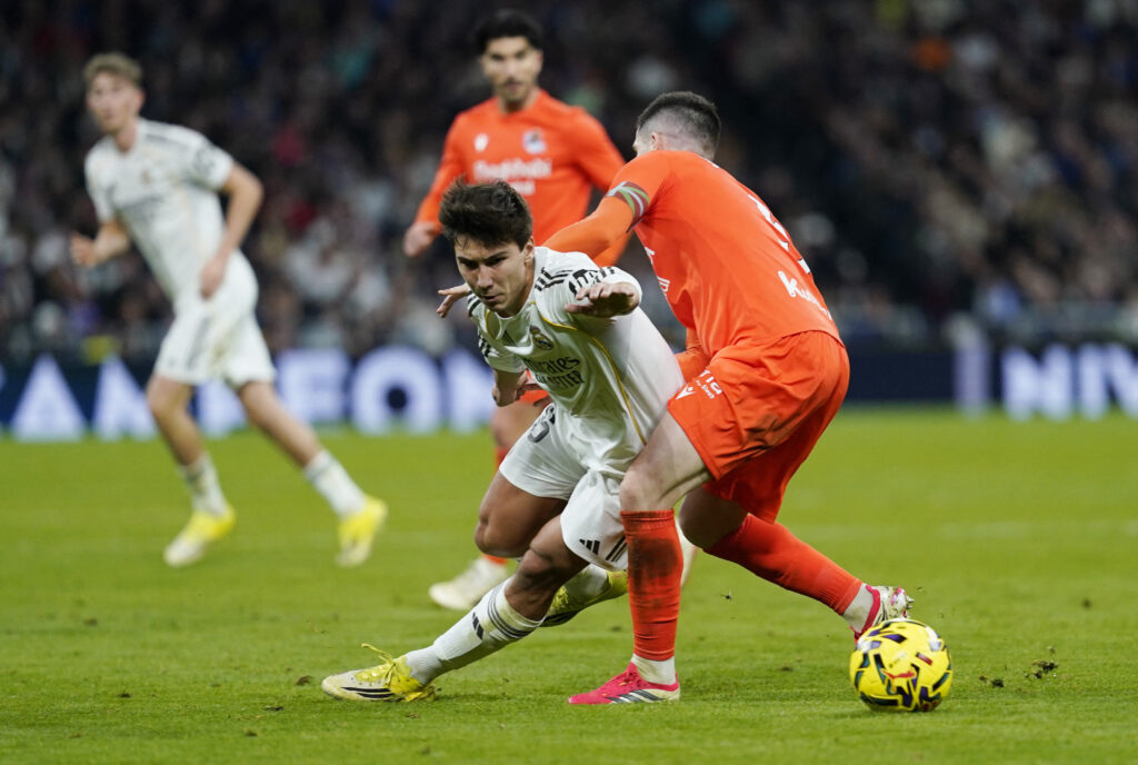 Real Madrid 4-1 Real Sociedad: Vinícius Shines as Los Blancos Go Top