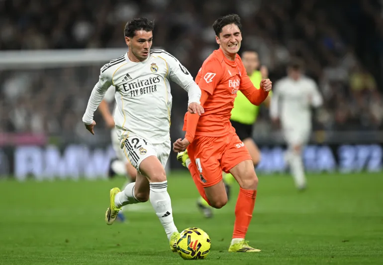 Real Madrid 4-1 Real Sociedad: Vinícius Shines as Los Blancos Go Top