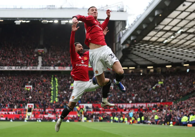 Man United 3–1 Aston Villa: Carrick Sets Premier League Home Record