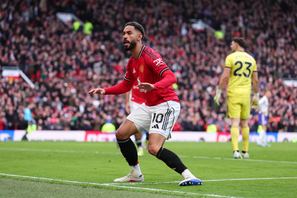 Man United 3–1 Aston Villa: Carrick Sets Premier League Home Record
