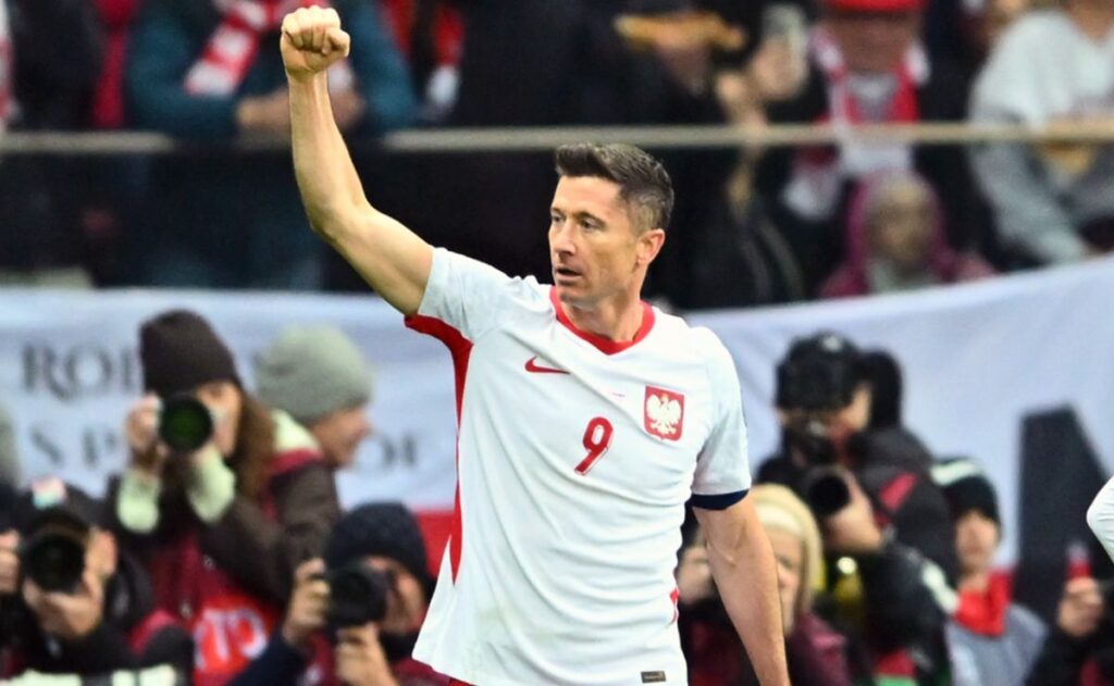 Poland Beat Albania 2-1, One Step from the World Cup