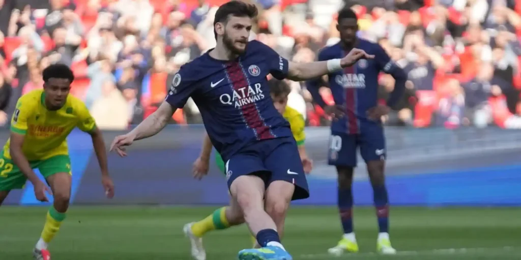 PSG 3-0 Nantes: Kvaratskhelia Shines as Parisians Take Control of Ligue 1 Title Race