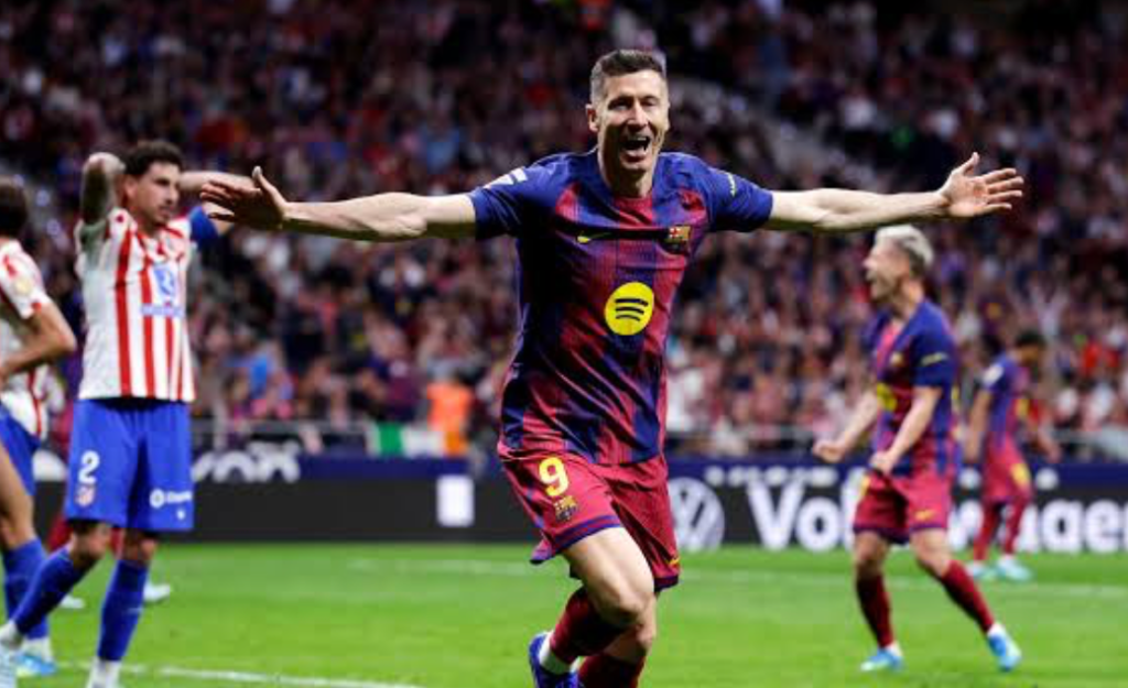 Lewandowski's late goal secures a 2-1 Win vs Atlético
