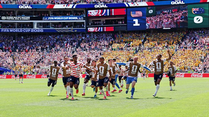 USA Beat Australia 2-0 to Reach World Cup Knockouts