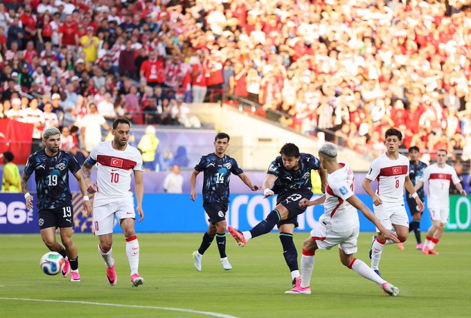 Paraguay Shock Turkey to Boost World Cup Knockout Hopes