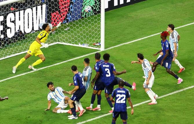 Argentina Survive Cape Verde Scare to Reach World Cup Round of 16