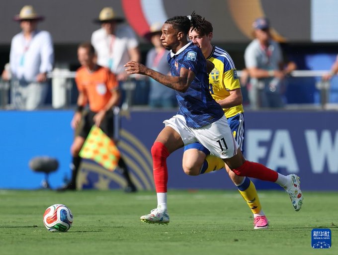 Mbappé Brace Sends France Past Sweden in World Cup Clash