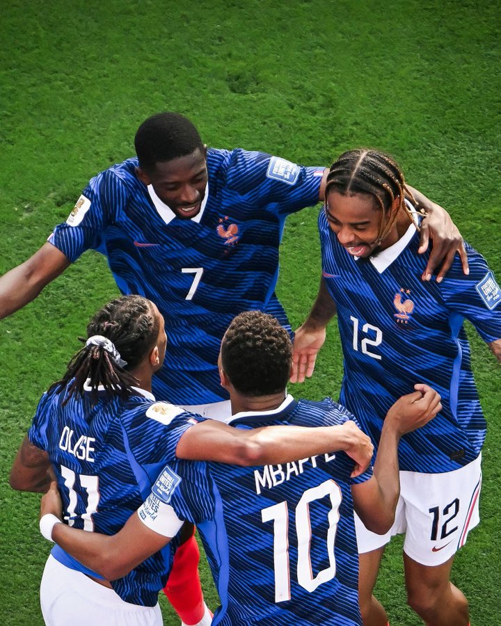 Mbappé Brace Sends France Past Sweden in World Cup Clash