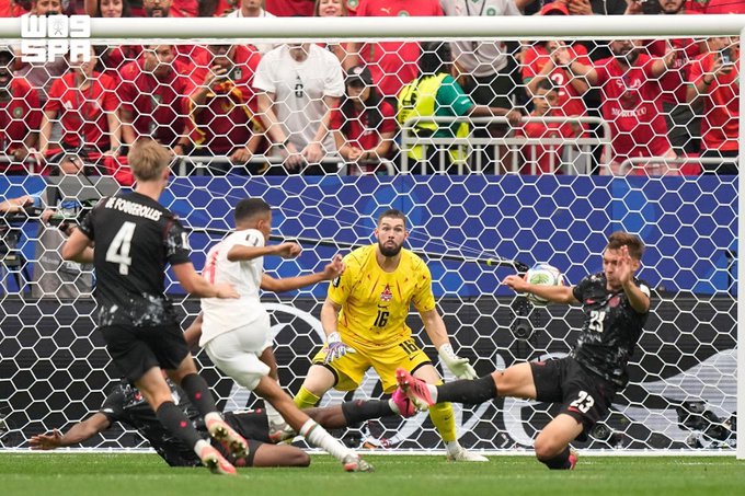 Morocco Beats Canada 3-0 to Reach World Cup Quarter-Finals in Style
