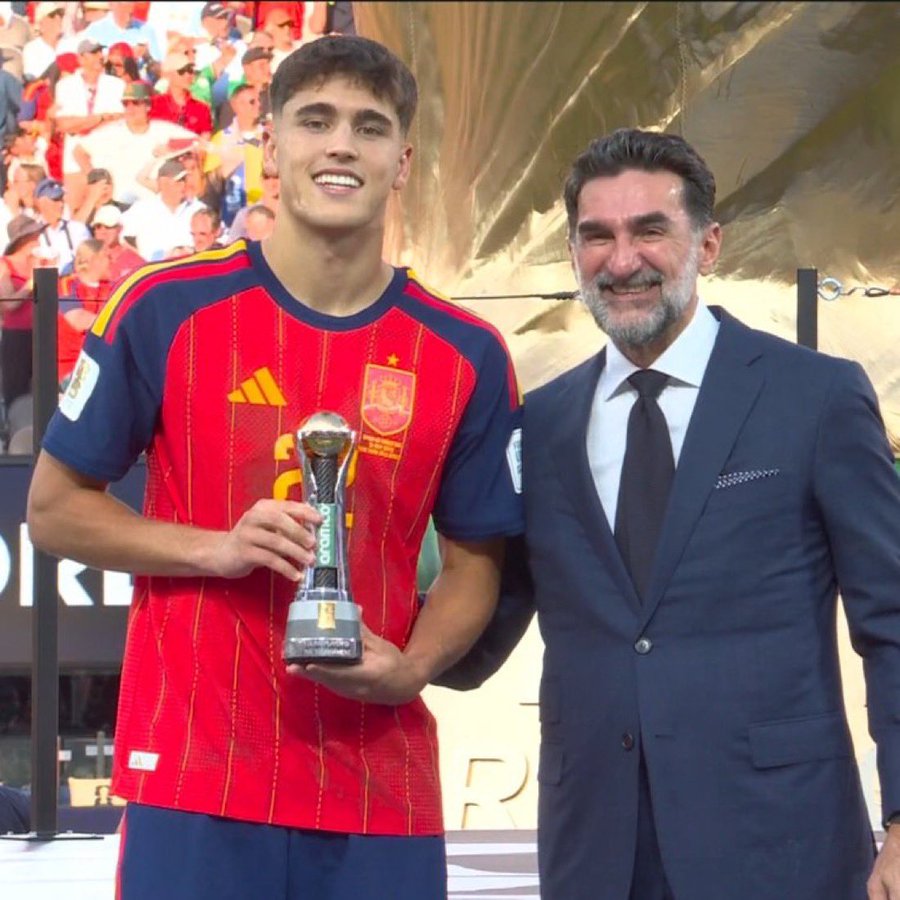 Pau Cubarsí Wins FIFA Young Player Award at World Cup 2026
