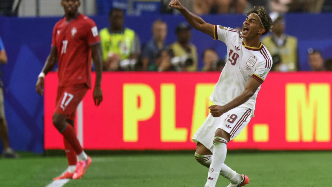 Spain Beat Portugal 1-0 to Reach World Cup Quarter-FinalsÂ