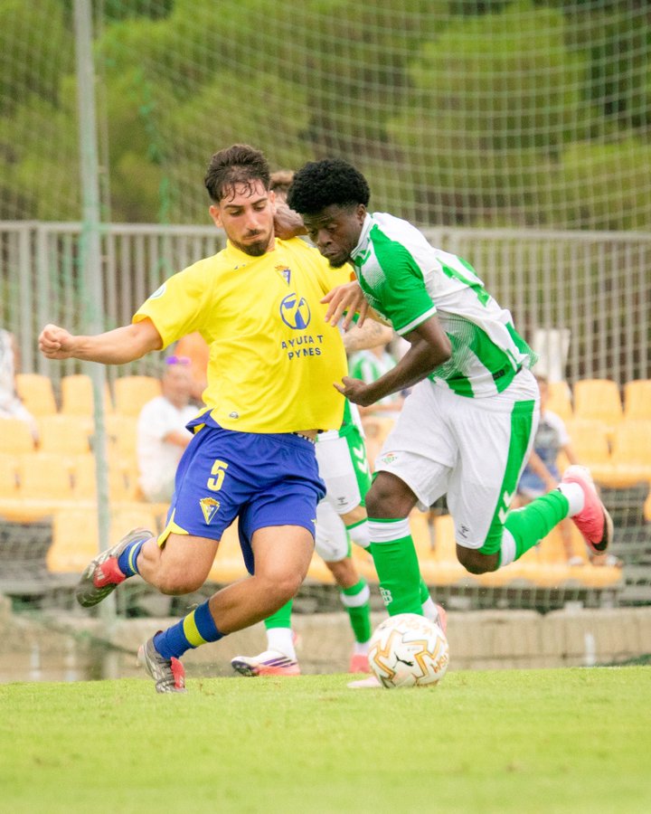 Cadiz CF B 1-2 Betis B: Enzo’s Late Penalty Seals Dramatic Friendly Win