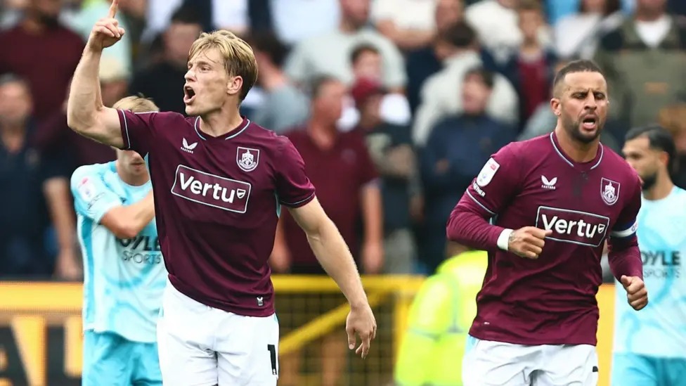 Burnley 2-2 West Ham: Flemming Aokoa Burnley kwa Mabao Mawili ya Dakika za Mwisho