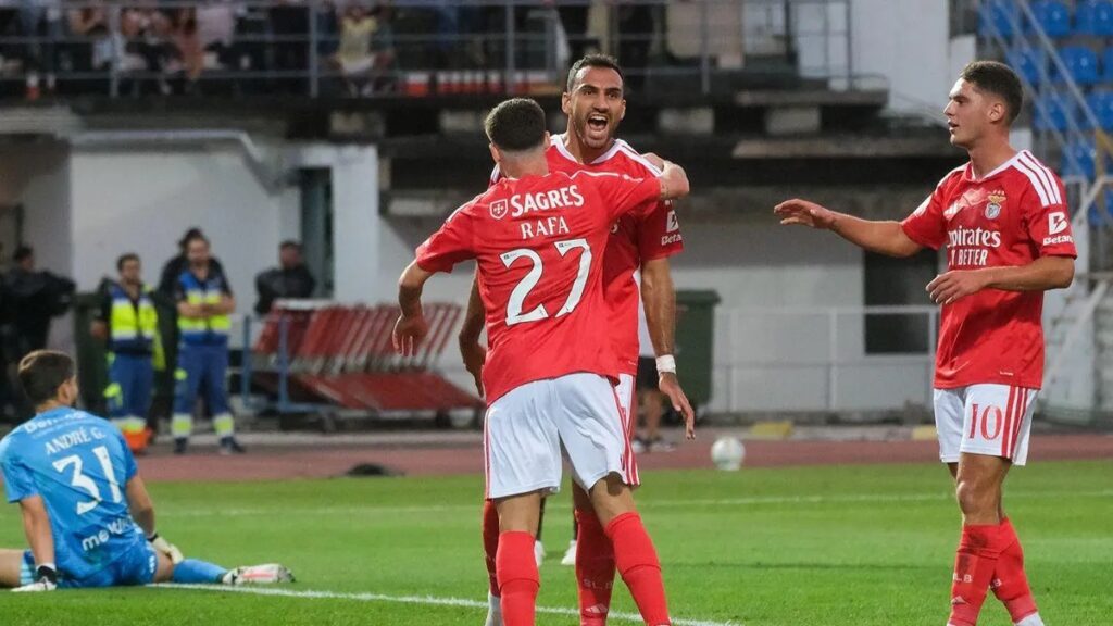 benfica-wachezaji-wakisherehekea-goli-liga-portugal.jpg