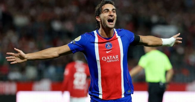 ferran-torres-akishangilia-bao-la-ushindi-psg Ferran torres akishangilia kwa hisia kubwa baada ya kuifungia Paris Saint-Germain bao la ushindi na kuipatia pointi tatu muhimu