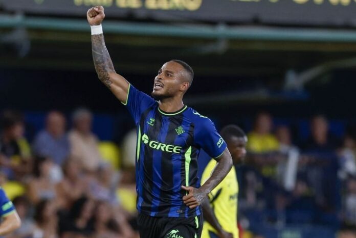Natan Akishangilia Bao Lililoipa Betis Ushindi Dhidi ya Villarreal Beki Natan akinyanyua mkono wake kwa ushangilio baada ya kufunga bao muhimu kwa Betis