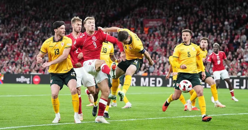 Krosi na Ushindani Mkali Langoni mwa Wales