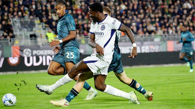 Inter Milan Beats Venezia 2-0 to Reclaim Serie A Top Spot