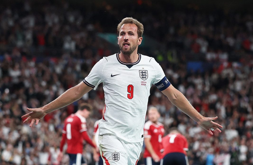 England 3-0 Czechia: Kane Afunga Mawili katika Mechi ya 125