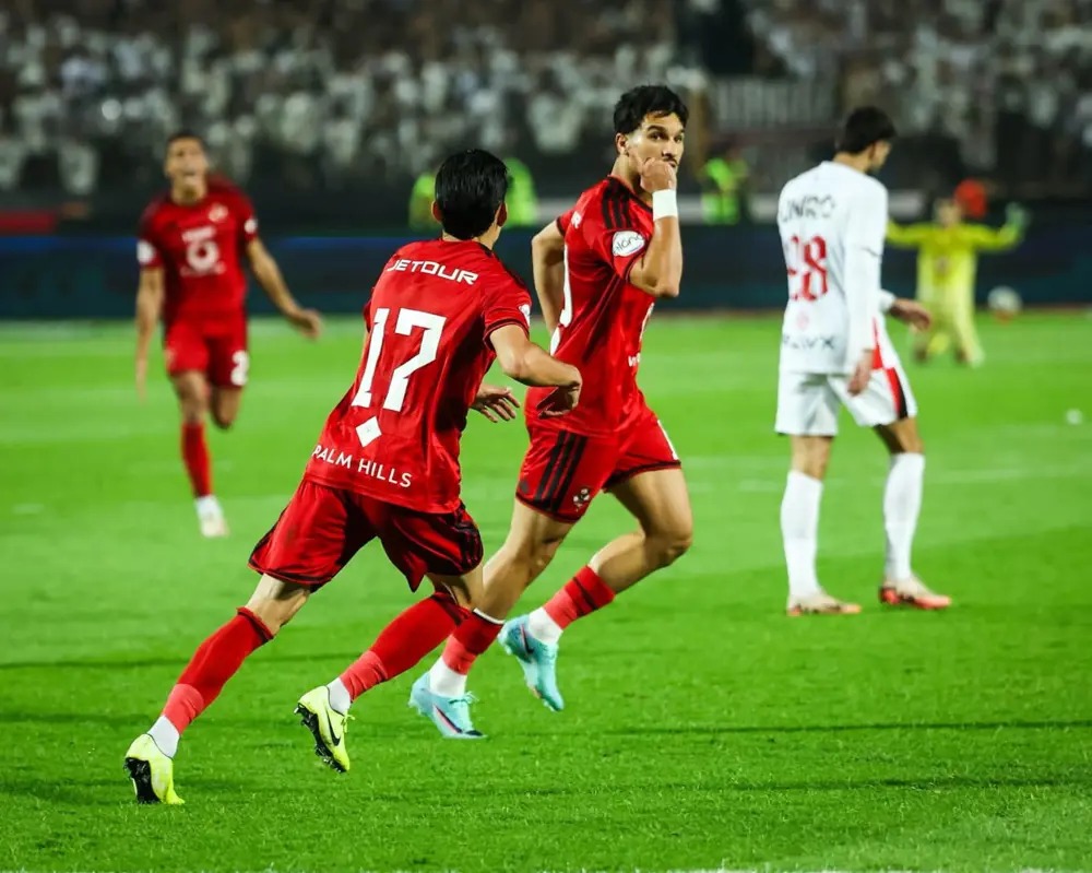 Wachezaji wa Al Ahly Wakishangilia Bao Dhidi ya Zamalek