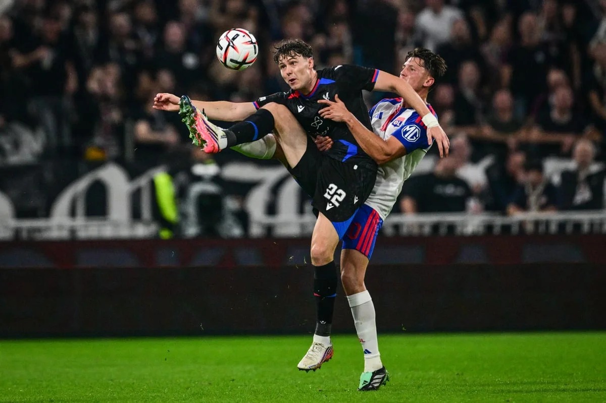 Mapambano ya Angani Kati ya Mchezaji wa Crystal Palace na Lyon
