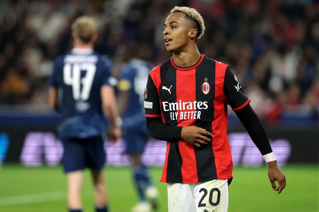 Furaha na mshikamano mkubwa miongoni mwa nyota chipukizi wa AC Milan mara baada ya kuunganisha shambulio na kupata bao.