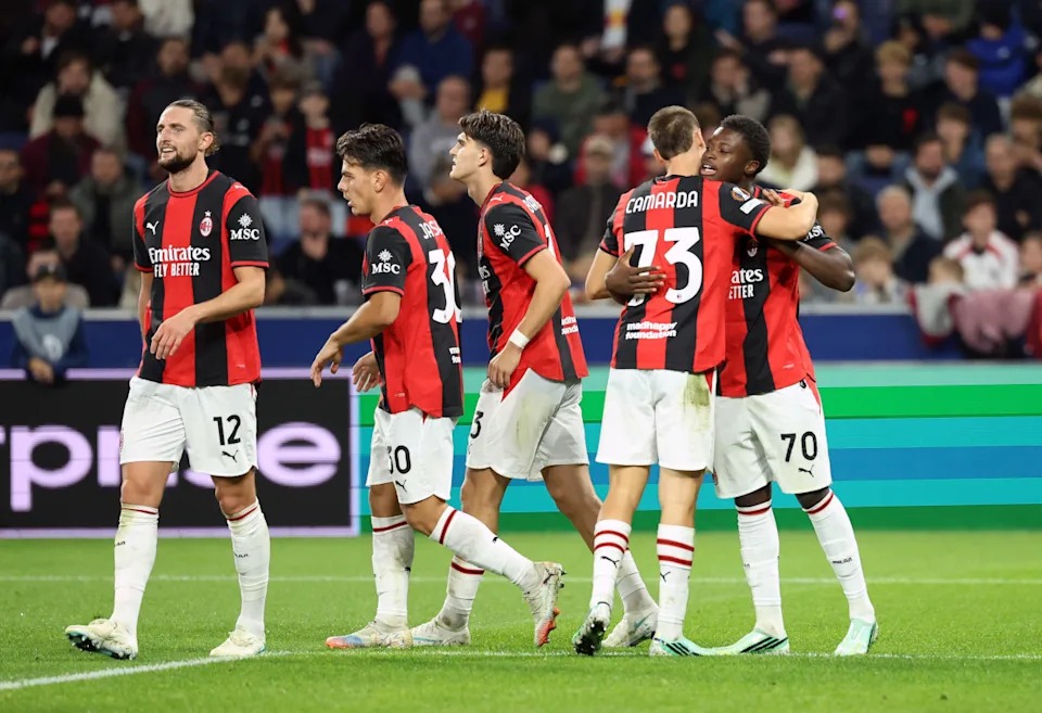 Shangwe za Wachezaji wa AC Milan Baada ya Kupata Bao