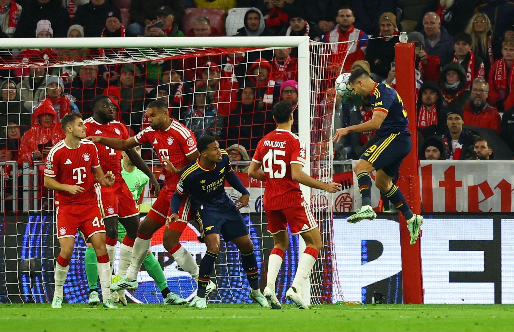 Gabriel Magalhaes Kichwa Golini Bayern Munich vs Arsenal
