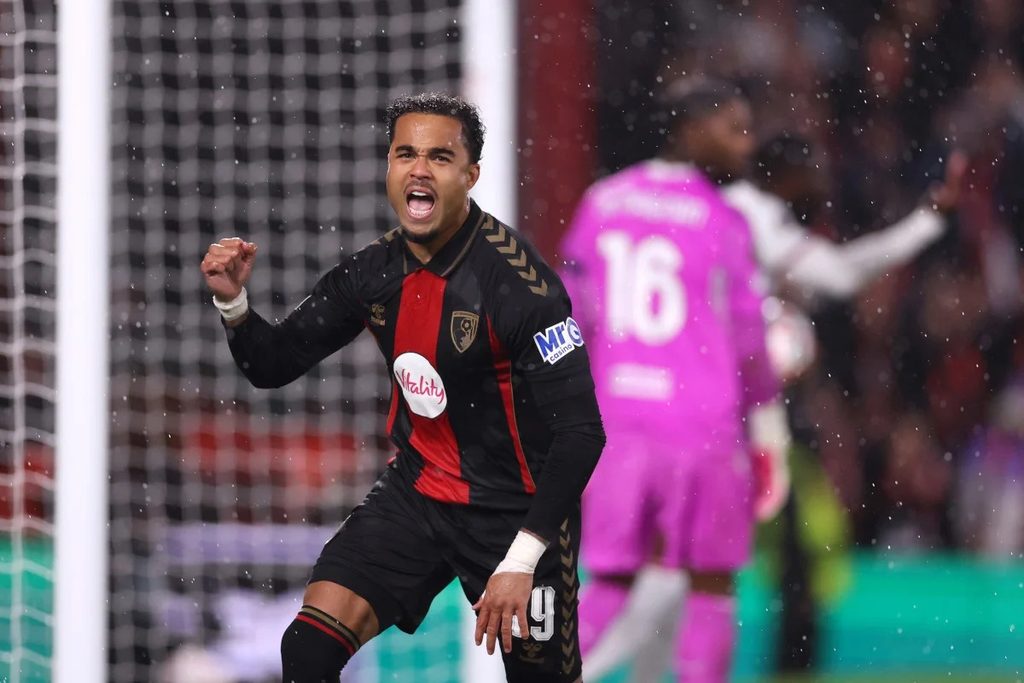 Justin Kluivert Akishangilia Bao la Bournemouth Dhidi ya AC Milan
