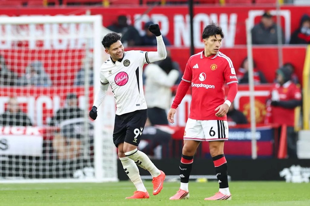 wachezaji-wa-bournemouth-wakishangilia-old-trafford