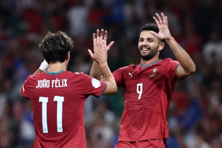 João Félix na Mchezaji Mwenzake Wakishangilia Ureno dhidi ya Norway