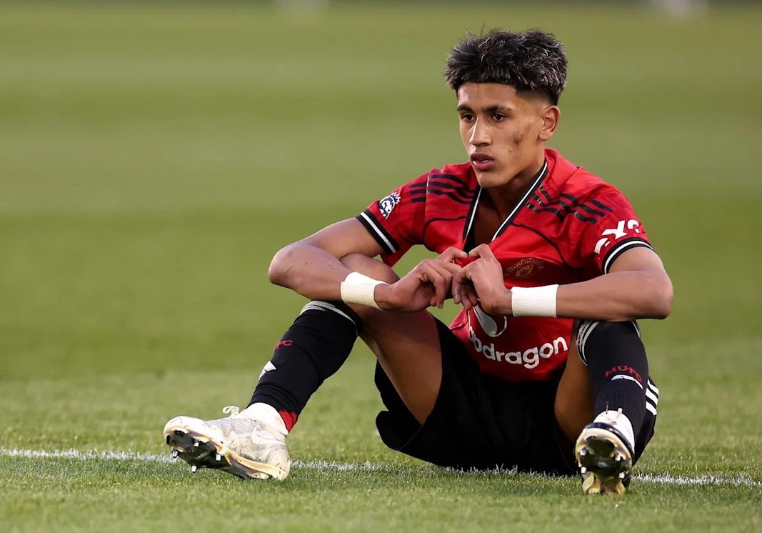 JJ Gabriel Bado Hajaamua Hatima Yake Manchester United.