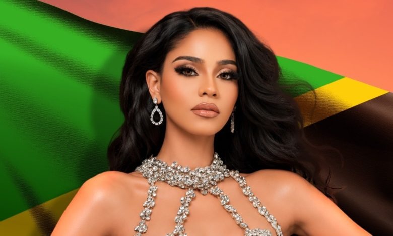 Mrembo Jihan Dimack akiwa amevalia vazi la kung'aa huku bendera ya Tanzania ikiwa nyuma yake wakati wa mashindano ya Miss Grand 2026