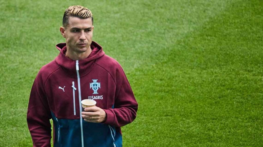 Cristiano Ronaldo Akiwa Katika Mazoezi ya Timu ya Taifa ya Portugal