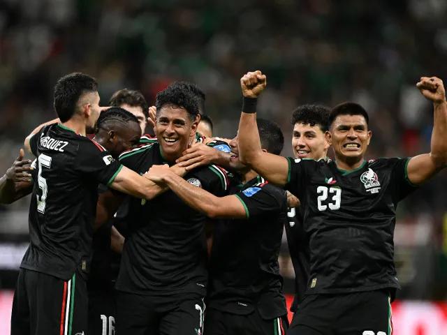 Mexico players celebrating a goal