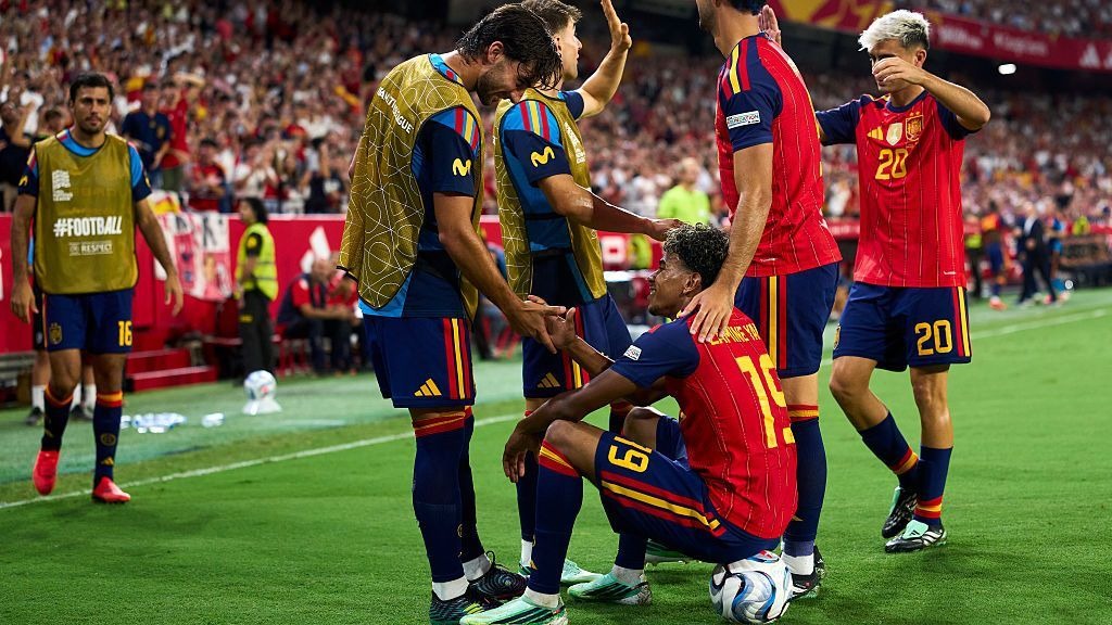 Spain players celebrate together after scoring against Croatia in the UEFA Nations League.
